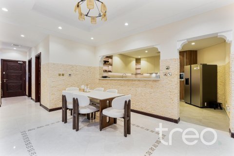 Palm Jumeirah, Dubai, UAE의 임대용 빌라 침실 4개, 464.52제곱미터 번호 733990 - 사진 8