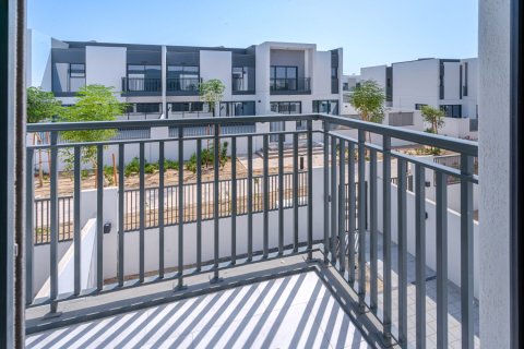 Vila u Dubai Land, Dubai, UAE 3 spavaćih soba, 161 m2 Br. 739379 - fotografija 4