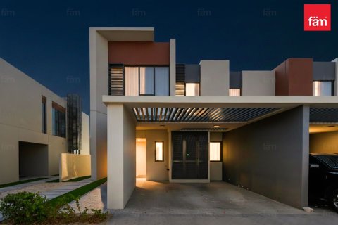 Shtëpi në qytet në Dubai, Emiratet e Bashkuara Arabe 3 dhoma gjumi, 252 m2. № 732905