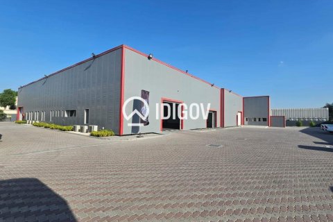 Warehouse in Al Quoz, Dubai, UAE 3716.12 sq.m. № 735852
