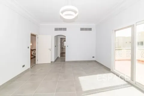Villa sa Meadows, Dubai, UAE 4 silid-tulugan, 373 sq.m. № 738244 - larawan 7