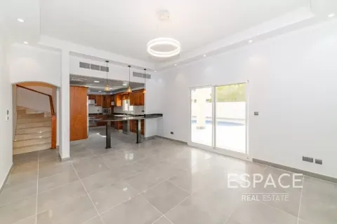 Villa sa Meadows, Dubai, UAE 4 silid-tulugan, 373 sq.m. № 738244 - larawan 6
