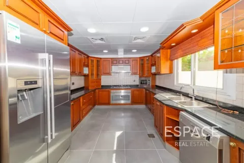 Villa sa Meadows, Dubai, UAE 4 silid-tulugan, 373 sq.m. № 738244 - larawan 5