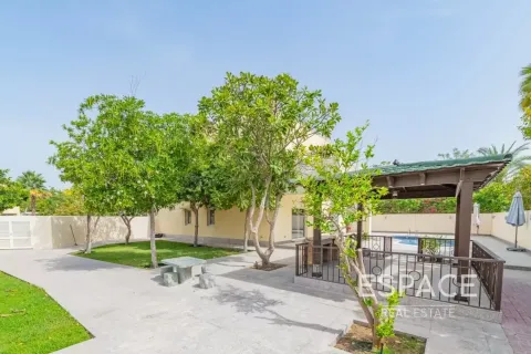 Villa sa Meadows, Dubai, UAE 4 silid-tulugan, 373 sq.m. № 738244 - larawan 2