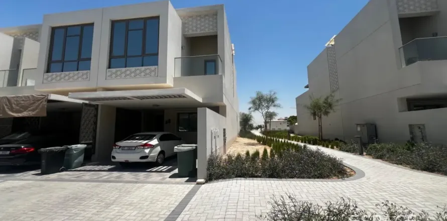 Villa in Al Furjan, Dubai, VAE 4 slaapkamers, 242 vr.m. nr 738246
