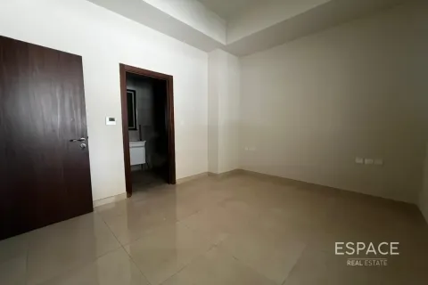 Villa te huur in Al Furjan, Dubai, VAE 4 slaapkamers, 242 vr.m., nr 738246 - foto 3