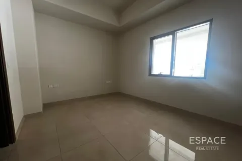 Villa te huur in Al Furjan, Dubai, VAE 4 slaapkamers, 242 vr.m., nr 738246 - foto 2