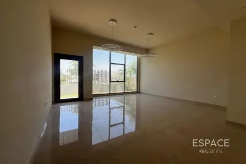 Villa te huur in Al Furjan, Dubai, VAE 4 slaapkamers, 242 vr.m., nr 738246 - foto 5