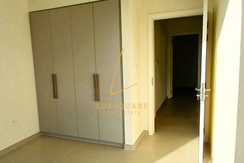 Villa en alquiler en Dubai South (Dubai World Central), Dubai, EAU 3 dormitorios, 141 m2 № 738739 - foto 13
