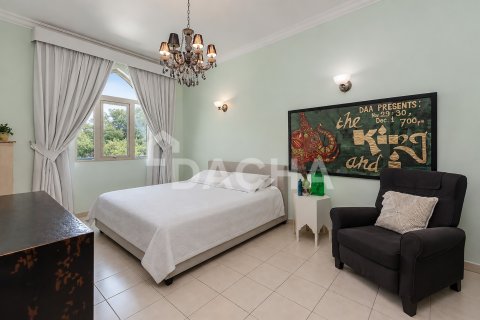 Villa in Jumeirah Islands, Dubai, UAE 4 bedrooms, 506 sq.m. № 766084 - photo 14