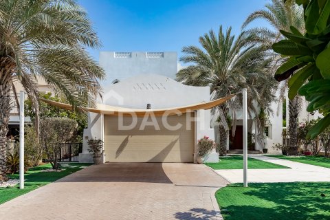 Villa in Jumeirah Islands, Dubai, UAE 4 bedrooms, 506 sq.m. № 766084 - photo 27