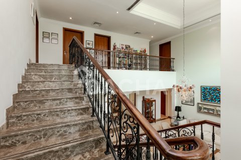 Villa in Jumeirah Islands, Dubai, UAE 4 bedrooms, 506 sq.m. № 766084 - photo 12