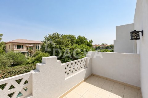 Villa in Jumeirah Islands, Dubai, UAE 4 bedrooms, 506 sq.m. № 766084 - photo 24