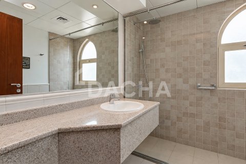 Villa in Jumeirah Islands, Dubai, UAE 4 bedrooms, 506 sq.m. № 766084 - photo 18
