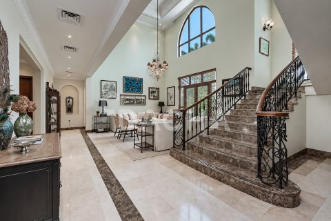 Villa in Jumeirah Islands, Dubai, UAE 4 bedrooms, 506 sq.m. № 766084 - photo 4