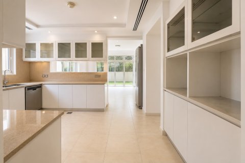 Villa te huur in Jumeirah Park, Dubai, VAE 3 slaapkamers, 284.56 vr.m., nr 749602 - foto 6