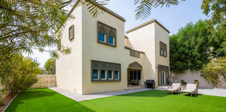 Villa in Jumeirah Park, Dubai, VAE 3 slaapkamers, 284.56 vr.m. nr 749602