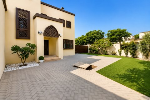 Villa te huur in Jumeirah Park, Dubai, VAE 3 slaapkamers, 284.56 vr.m., nr 749602 - foto 20