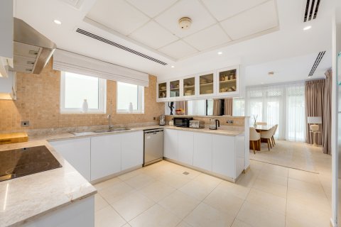 Villa te huur in Jumeirah Park, Dubai, VAE 3 slaapkamers, 284.56 vr.m., nr 749602 - foto 19