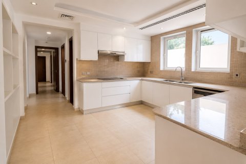 Villa te huur in Jumeirah Park, Dubai, VAE 3 slaapkamers, 284.56 vr.m., nr 749602 - foto 5