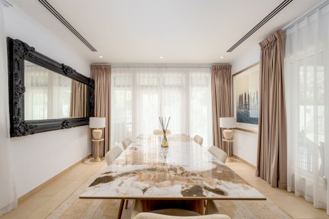 Villa te huur in Jumeirah Park, Dubai, VAE 3 slaapkamers, 284.56 vr.m., nr 749602 - foto 17