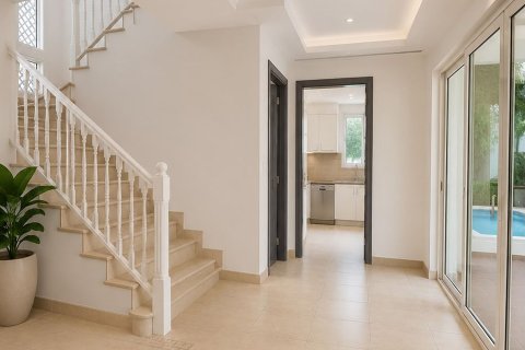 Villa te huur in Jumeirah Park, Dubai, VAE 3 slaapkamers, 284.56 vr.m., nr 749602 - foto 8
