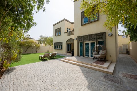 Villa te huur in Jumeirah Park, Dubai, VAE 3 slaapkamers, 284.56 vr.m., nr 749602 - foto 23