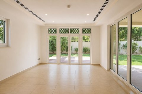 Villa te huur in Jumeirah Park, Dubai, VAE 3 slaapkamers, 284.56 vr.m., nr 749602 - foto 9