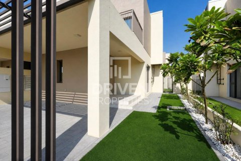 Huvila Dubai South (Dubai World Central), Dubai, Arabiemiraatit 4 makuuhuonetta, 217.49 m2 № 768577 - kuva 24