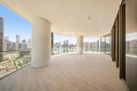 Business Bay, Dubai, UAE의 임대용 아파트 침실 3개, 313.27제곱미터 번호 768575 - 사진 3