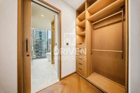 Business Bay, Dubai, UAE의 임대용 아파트 침실 3개, 313.27제곱미터 번호 768575 - 사진 15