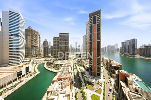 Business Bay, Dubai, UAE의 임대용 아파트 침실 3개, 313.27제곱미터 번호 768575 - 사진 2