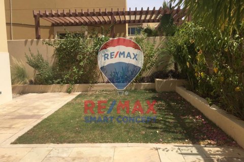 Villa in Al Raha Gardens, Abu Dhabi, UAE 3 bedrooms, 360 sq.m. № 516091