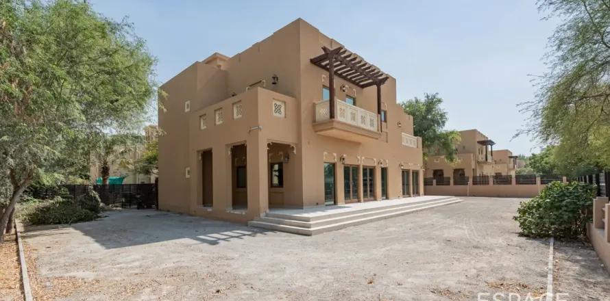 Villa in Al Furjan, Dubai, VAE: 6 Schlafzimmer, 637 m2 Nr. 737833