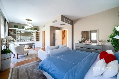 Villa Meadows, Dubaijā, AAE 5 istabas, 458 m2 Nr. 737834 - attēls 8