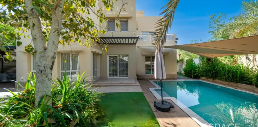 Villa Meadows, Dubaijā, AAE 5 istabas, 458 m2 Nr. 737834