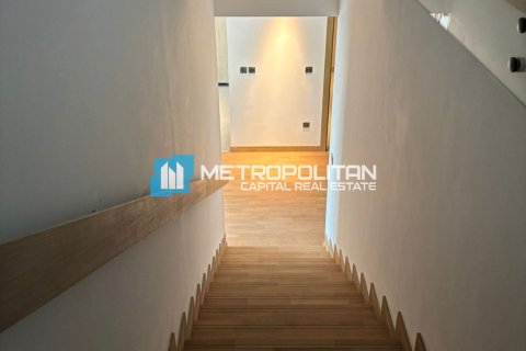 Apartment in Abu Dhabi, UAE 2 bedrooms, 240.8 sq.m. № 651696 - photo 8