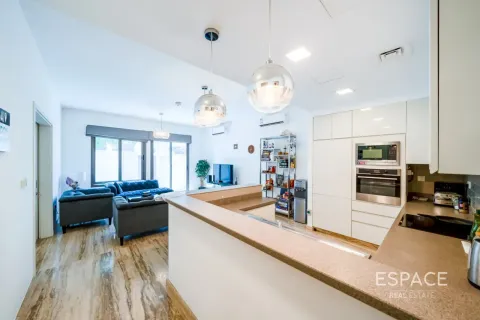 Townhouse til salg i Dubai, UAE 4 soveværelser, 218 kvm № 737913 - foto 4