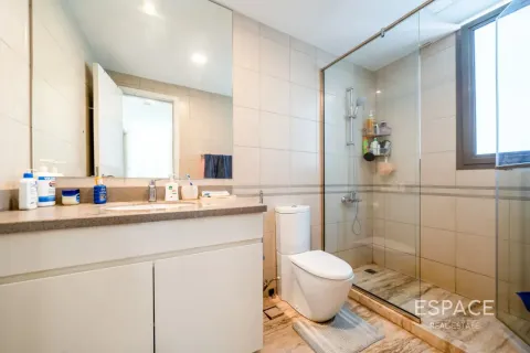 Townhouse til salg i Dubai, UAE 4 soveværelser, 218 kvm № 737913 - foto 15