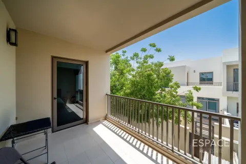 Townhouse til salg i Dubai, UAE 4 soveværelser, 218 kvm № 737913 - foto 17