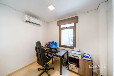 Townhouse til salg i Dubai, UAE 4 soveværelser, 218 kvm № 737913 - foto 8