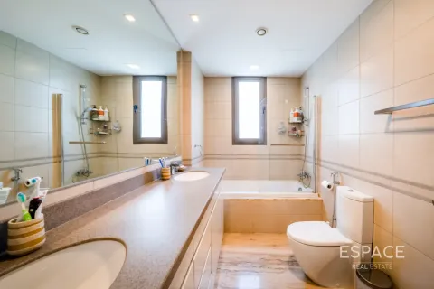 Townhouse til salg i Dubai, UAE 4 soveværelser, 218 kvm № 737913 - foto 10