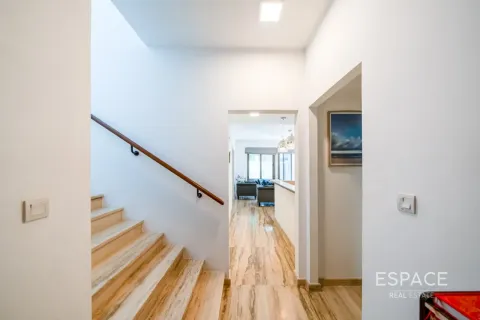 Townhouse til salg i Dubai, UAE 4 soveværelser, 218 kvm № 737913 - foto 7