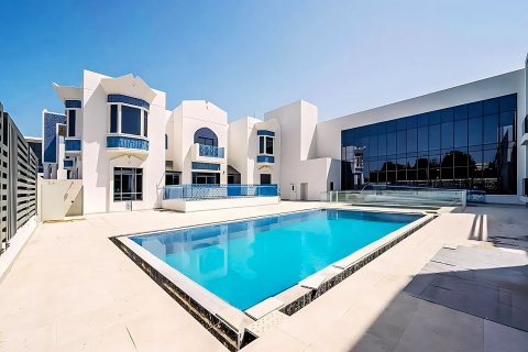 Apartamento para arrendamento em Al Heerah, Sharjah, EAU 3 quartos, 239.13 m2 № 751086 - foto 5