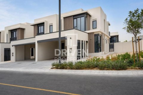 Villa te huur in Jebel Ali, Dubai, VAE 4 slaapkamers, 456.71 vr.m., nr 759720 - foto 27