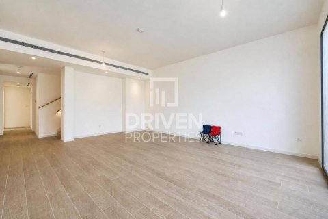 Villa te huur in Jebel Ali, Dubai, VAE 4 slaapkamers, 456.71 vr.m., nr 759720 - foto 17