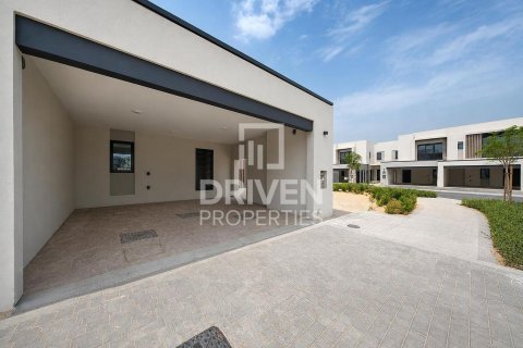 Villa te huur in Jebel Ali, Dubai, VAE 4 slaapkamers, 456.71 vr.m., nr 759720 - foto 25