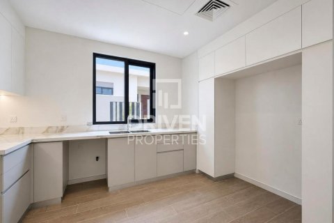 Villa te huur in Jebel Ali, Dubai, VAE 4 slaapkamers, 456.71 vr.m., nr 759720 - foto 21