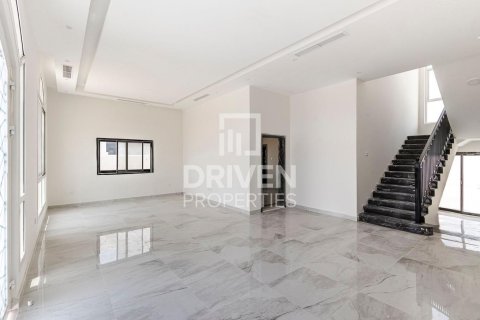 Villa à Nadd Al Sheba, Dubai, EAU: 5 chambres, 1360.01 m2 № 759719