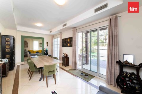 Villa til salgs i Dubai, Emiratene 3 soverom, 815.2 kvm Nr. 712982 - Foto 6